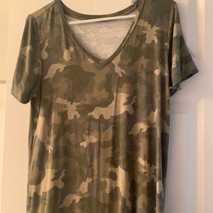 Camo v-neck t-shirt